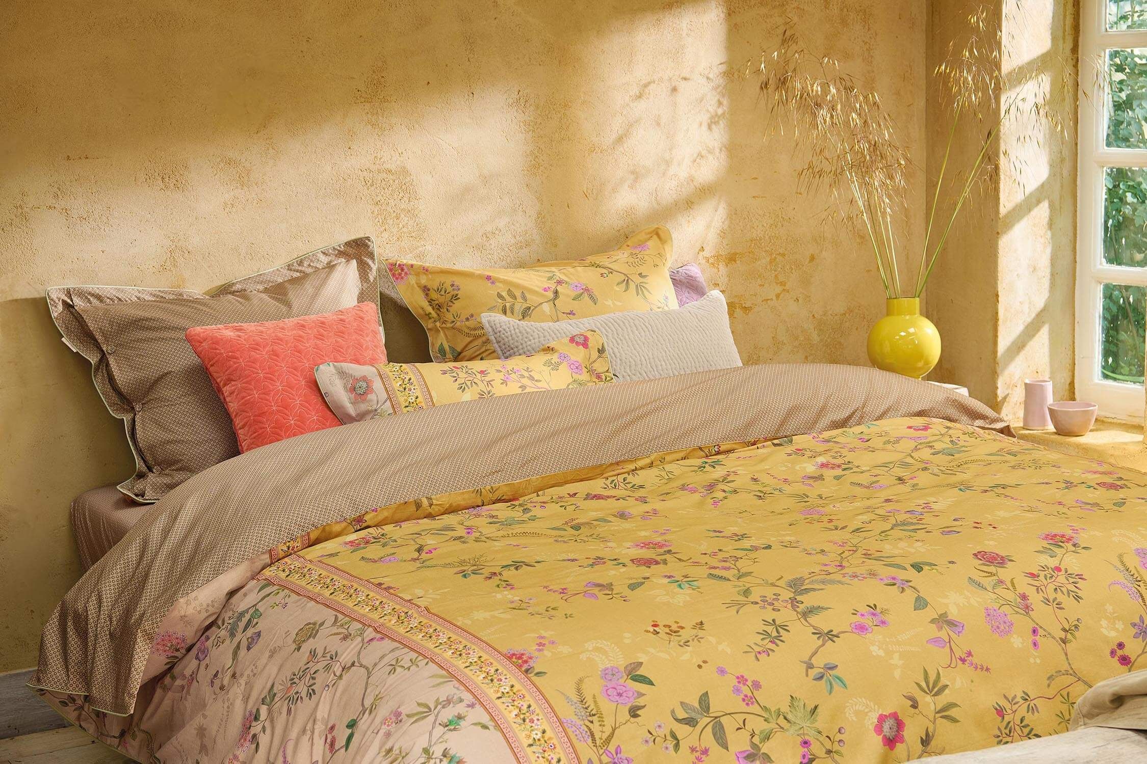 Cushion Bodhi Flower Yellow