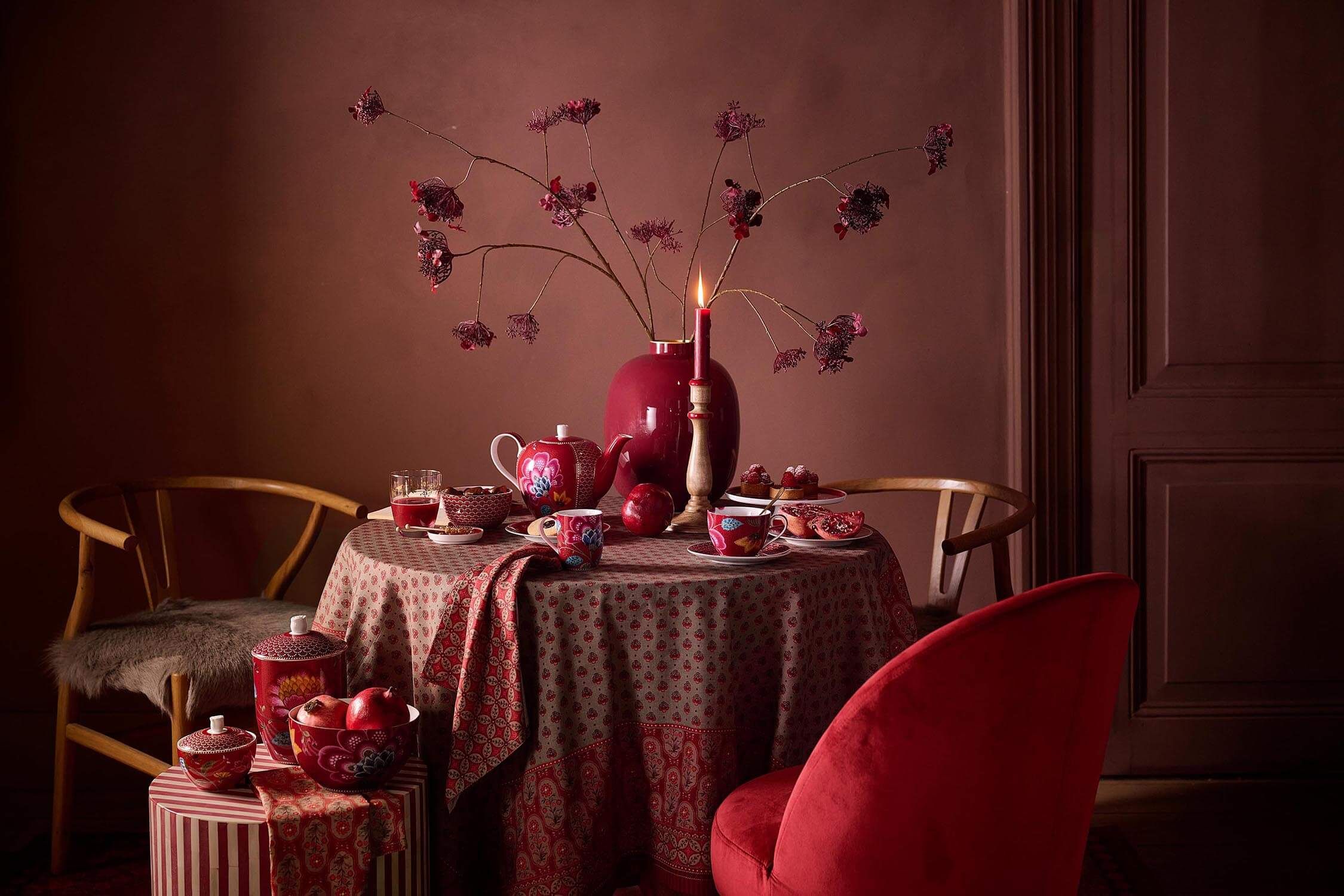 Bowl Blooming Tales Fantasy Dark Red 23cm