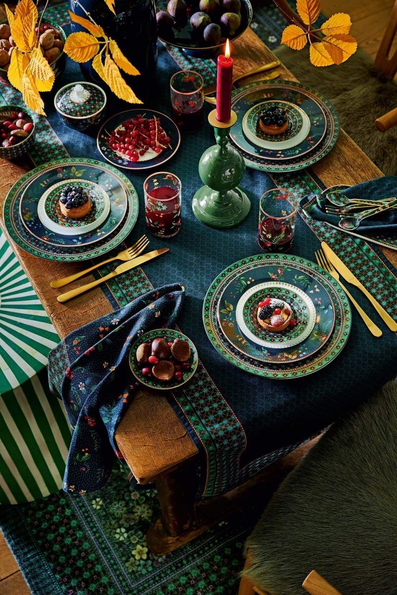Table Runner Berry Blues Blue