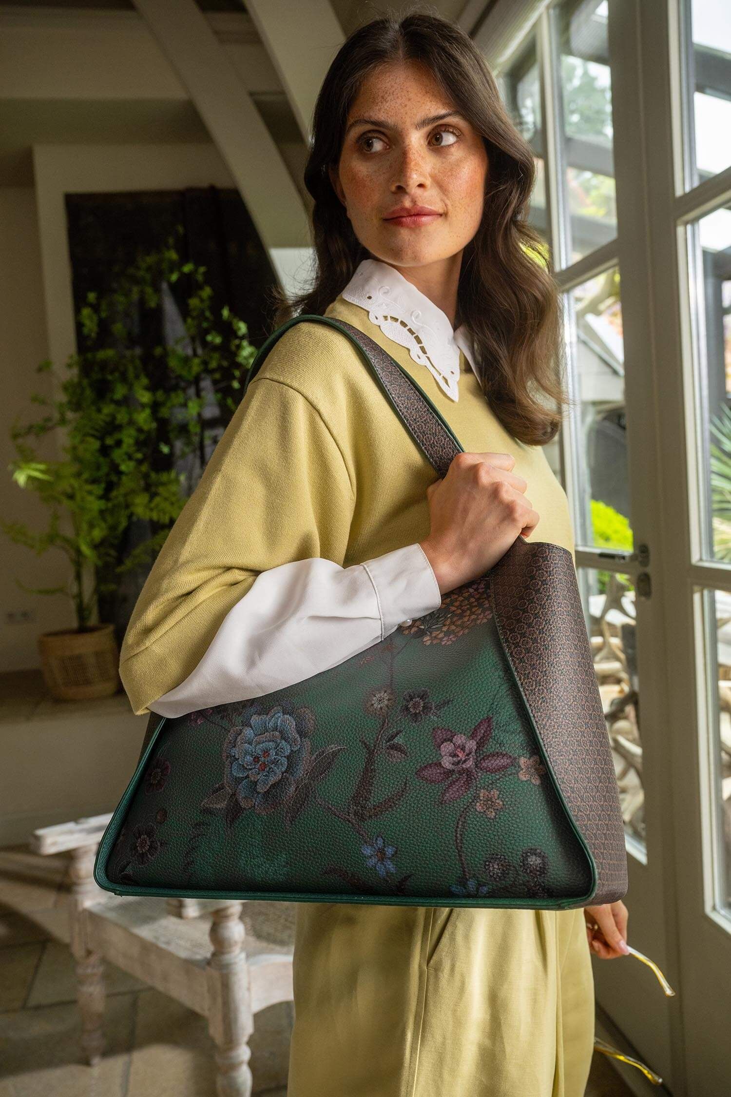 Shoulderbag Filou Large Bodhi Flower Green