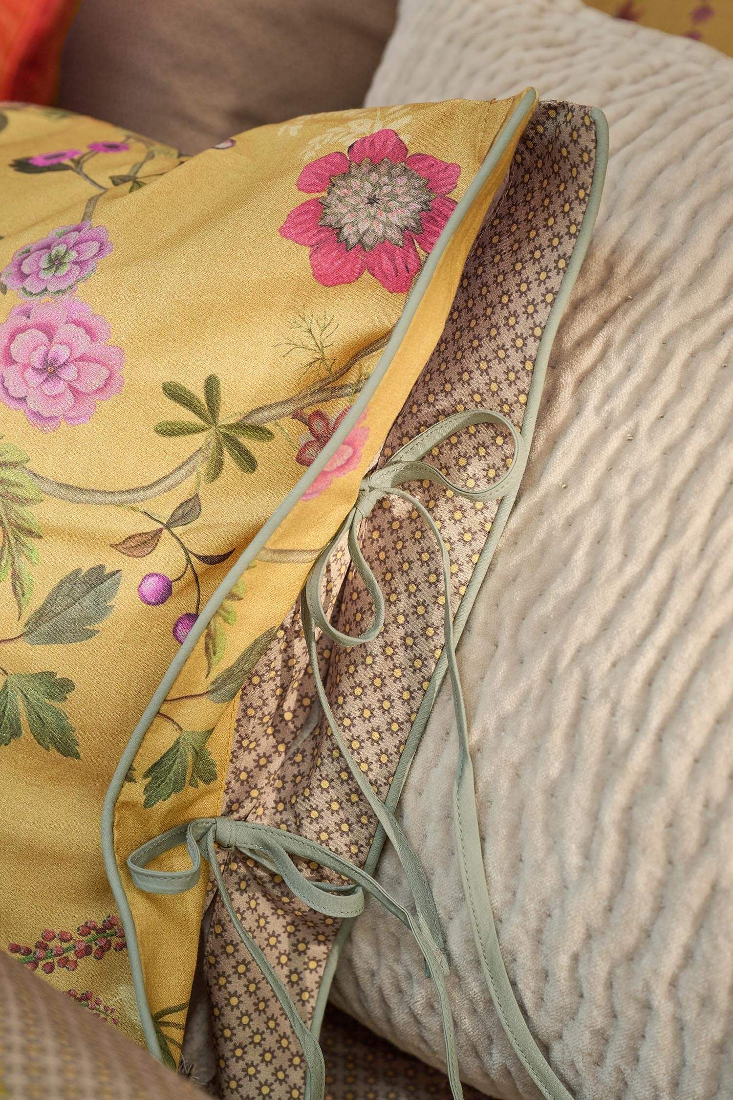 Cushion Bodhi Flower Yellow