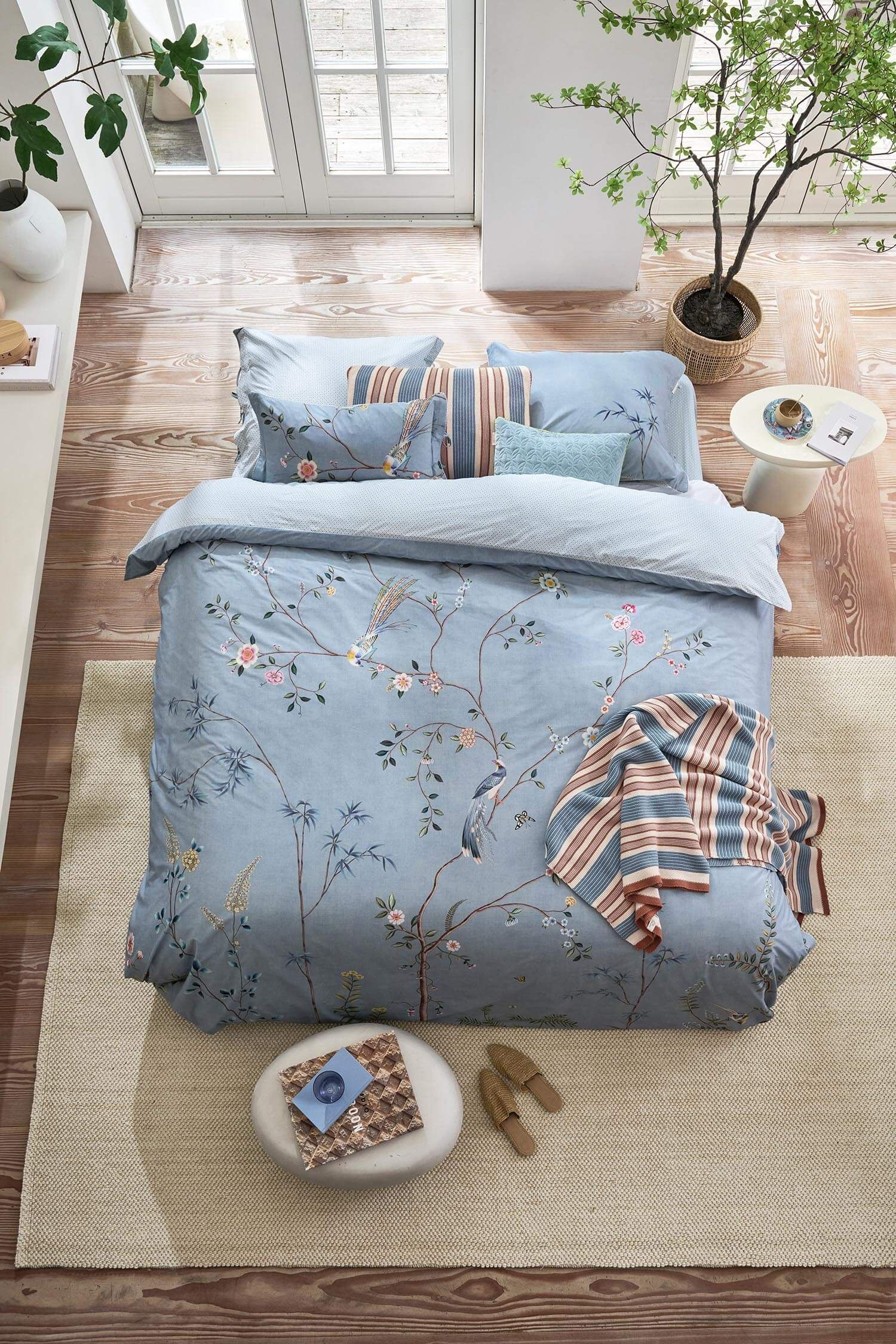 Cushion Bamboo Blossom Light Blue