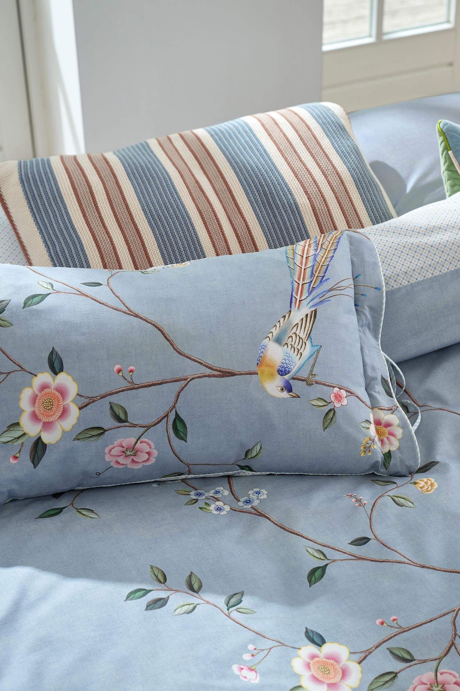 Cushion Bamboo Blossom Light Blue
