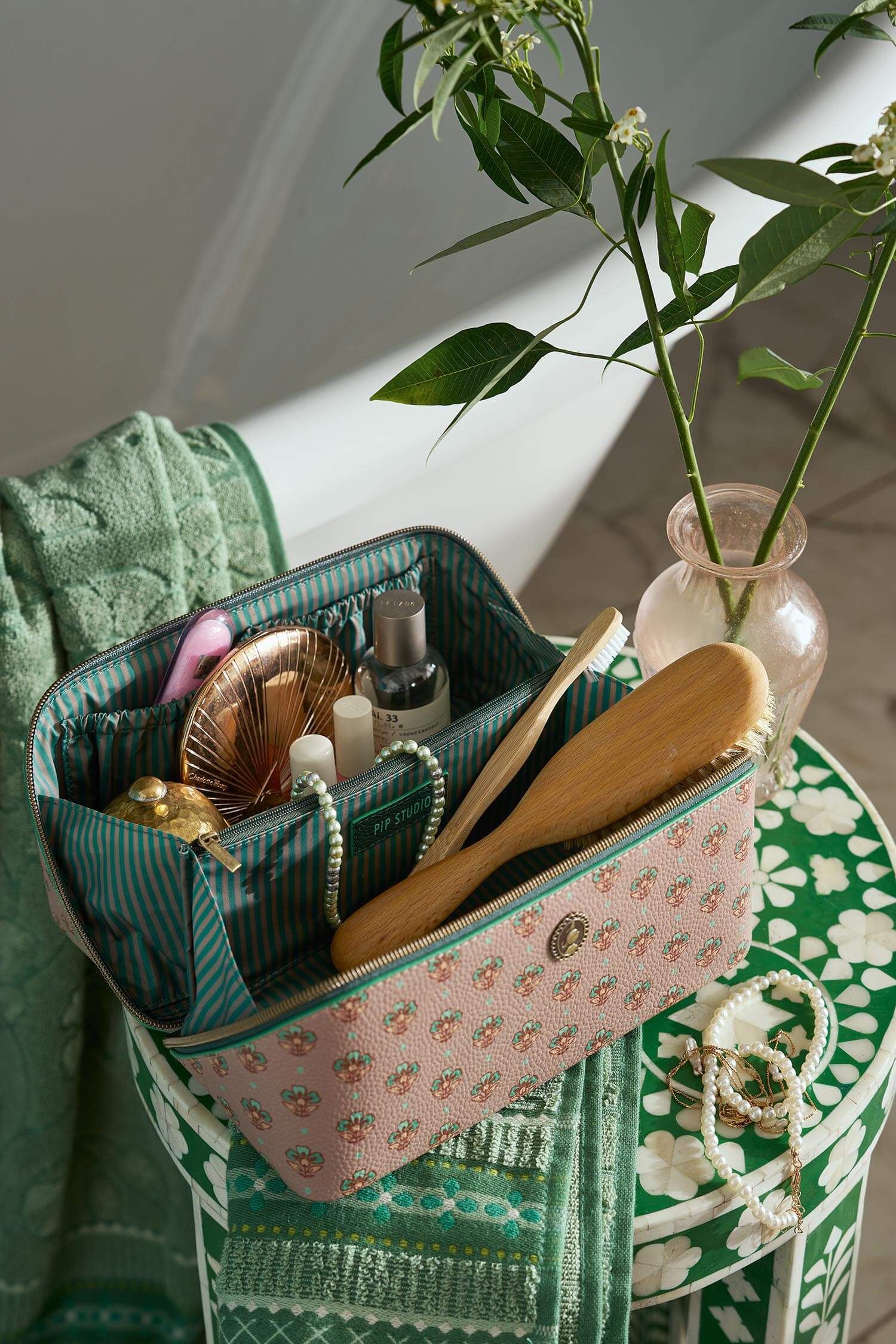 Cosmetic Bag Cyrille Medium Jaipur Flower Green