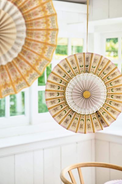 Rosette Paper Lilac 35cm