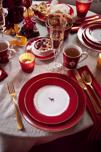 Breakfast Plate Love Birds Dark Red 21cm